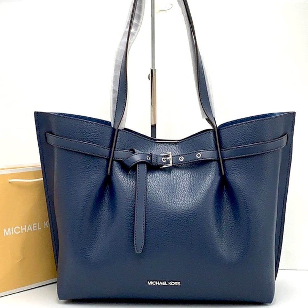 MICHAEL KORS NAVY color
Emilia Large Pebbled Leather Tote Bag - Picture 1 of 16
